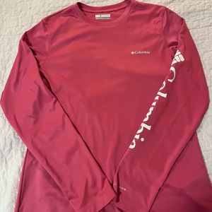 Columbia long sleeve dri-fit t-shirt in dusty pink size small